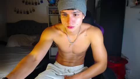 Snapshot of saulomiralles chatting on 04.22.26 Saulo online show from 04.22.26