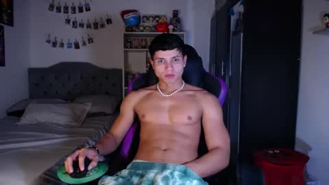 Snapshot of saulomiralles chatting on 04.24.26 Saulo online show from 04.24.26
