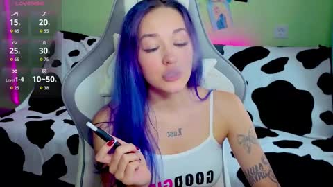 Snapshot of savage_lust_ chatting on 10.07.25 Ariel online show from 10.07.25