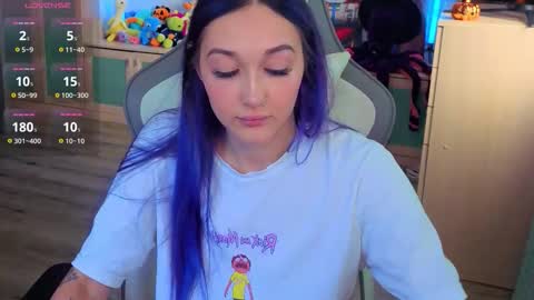 Snapshot of savage_lust_ chatting on 10.31.25 Ariel online show from 10.31.25