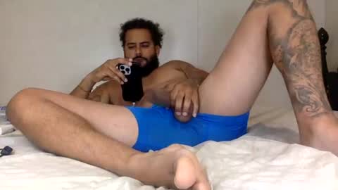 Snapshot of savagebullxxx chatting on 07.25.26 savagebullxxx online show from 07.25.26