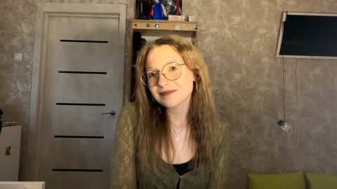 Snapshot of savannahbrettmann chatting on 07.26.26 Eva online show from 07.26.26