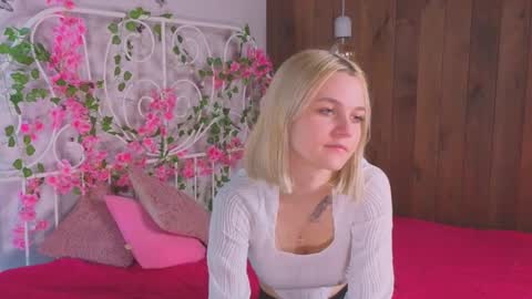 Snapshot of savannahshor chatting on 10.09.25 savannahshor online show from 10.09.25