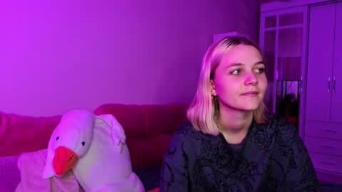 Snapshot of savannahshor chatting on 10.27.25 savannahshor online show from 10.27.25