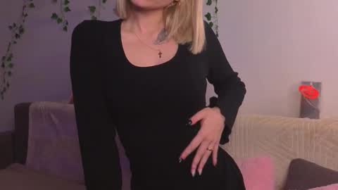 Snapshot of savannahshor chatting on 11.11.25 savannahshor online show from 11.11.25