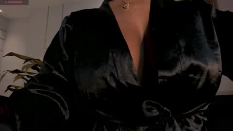 S a v a n n a h  online show from 10.28.25