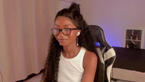 Savannahwildee online show from 12.21.24