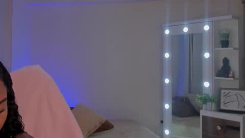 Savannahwildee online show from 01.11.25