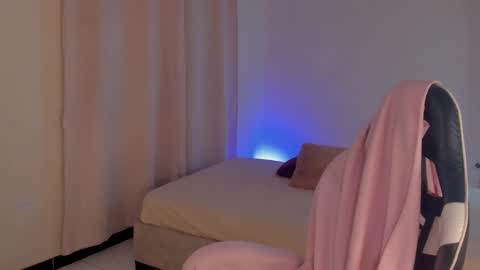 Savannahwildee online show from 02.20.25