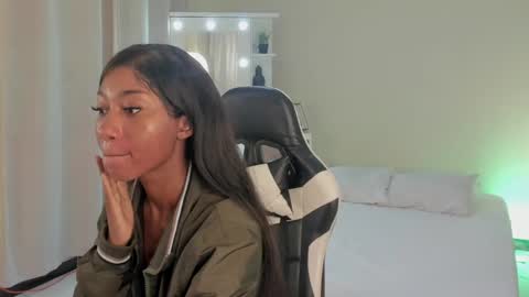 Savannahwildee online show from 03.01.25