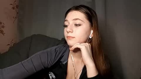 Snapshot of savannasotos chatting on 10.09.25 Sophie online show from 10.09.25