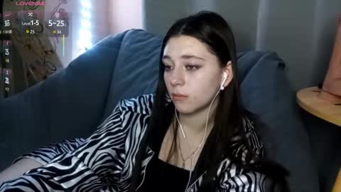 Snapshot of savannasotos chatting on 10.24.25 Sophie online show from 10.24.25