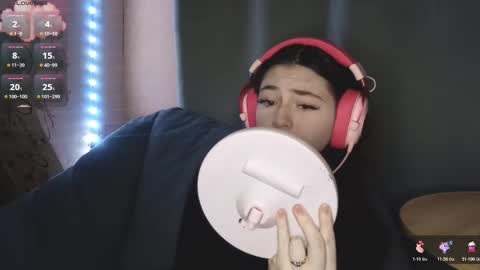 Snapshot of savannasotos chatting on 10.25.25 Sophie online show from 10.25.25