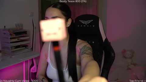 Snapshot of savvage_play chatting on 04.29.26 Naomi online show from 04.29.26