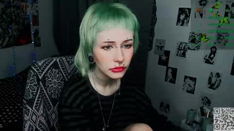 pronoun she. name Mary. age 21. online show from 03.20.26