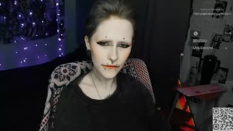 Snapshot of say_mary chatting on 04.27.26 pronoun she. name Mary. age 21. online show from 04.27.26