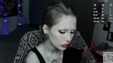 Snapshot of say_mary chatting on 05.01.26 pronoun she. name Mary. age 21. online show from 05.01.26