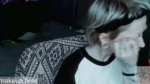 Snapshot of say_mary chatting on 05.11.26 pronoun she. name Mary. age 21. online show from 05.11.26