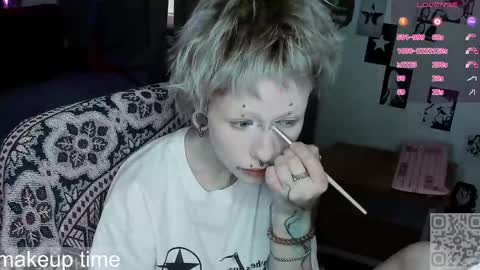 Snapshot of say_mary chatting on 05.19.26 pronoun she. name Mary. age 21. online show from 05.19.26