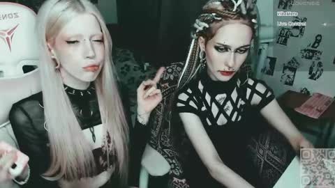 Snapshot of say_mary chatting on 06.07.26 pronoun she. name Mary. age 21. online show from 06.07.26