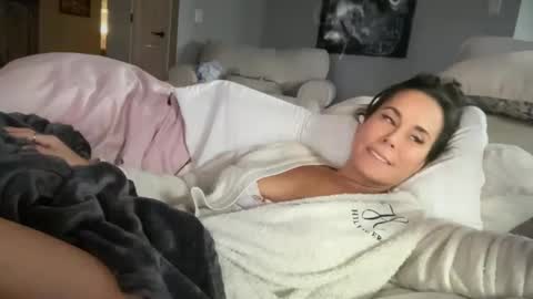 Good Girls Say Please...and Thank You online show from 12.16.24