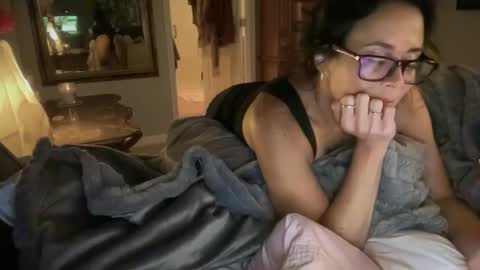 Good Girls Say Please...and Thank You online show from 12.27.24