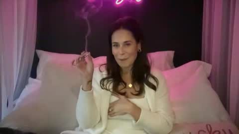 Good Girls Say Please...and Thank You online show from 12.30.24