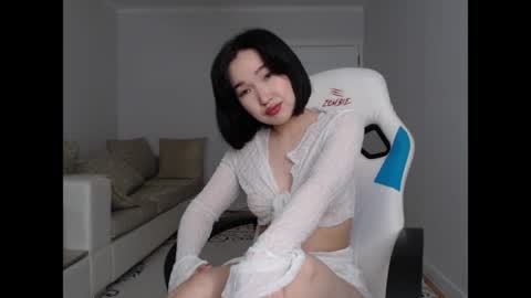 Snapshot of scamelia chatting on 03.18.26 scamelia online show from 03.18.26