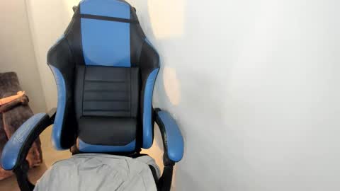 scarbadgirl_ online show from 11.20.25