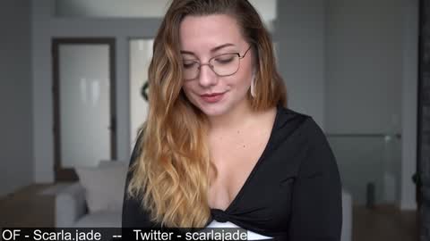 Snapshot of scarlajade chatting on 12.19.24 scarlajade online show from 12.19.24