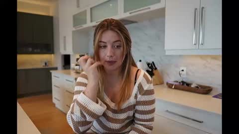 Snapshot of scarlajade chatting on 03.11.25 scarlajade online show from 03.11.25