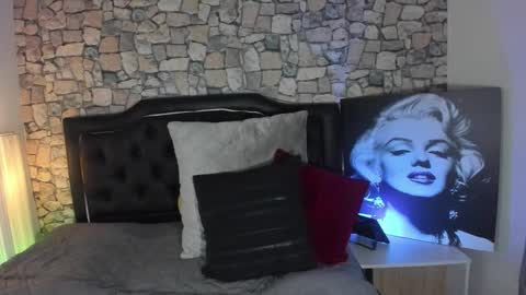 Snapshot of scarlat_diamond chatting on 10.12.25 Scarlat Diamond online show from 10.12.25