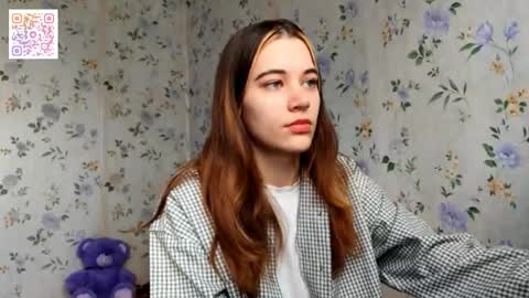 Snapshot of scarlet1flowers chatting on 11.14.25 Kira online show from 11.14.25