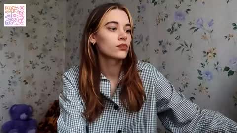 Snapshot of scarlet1flowers chatting on 11.16.25 Kira online show from 11.16.25