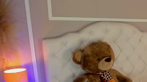 Snapshot of scarlet__hill chatting on 12.29.24 scarlet hill online show from 12.29.24