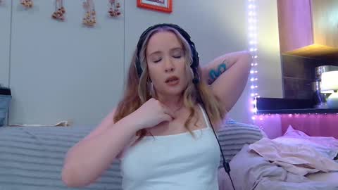 Snapshot of scarlet_carnal chatting on 03.09.25 Scarlet Carnal - online show from 03.09.25