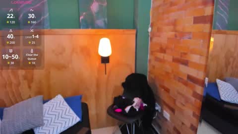 Scarlet Edwars online show from 11.15.25