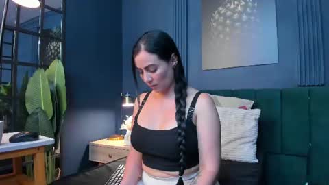 Snapshot of scarlet_edwars chatting on 07.15.26 Scarlet Edwars online show from 07.15.26