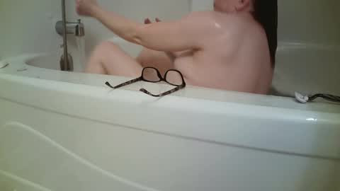 Snapshot of scarlet_envyy chatting on 09.24.25 scarlet_envyy online show from 09.24.25