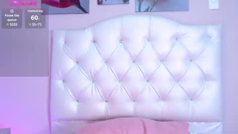 Snapshot of scarlet_fostt_ chatting on 02.11.25 Andrea online show from 02.11.25