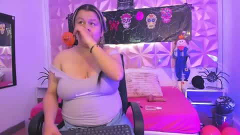 Scarlet  online show from 10.18.25