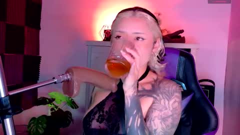 scarlet_gold online show from 11.27.25