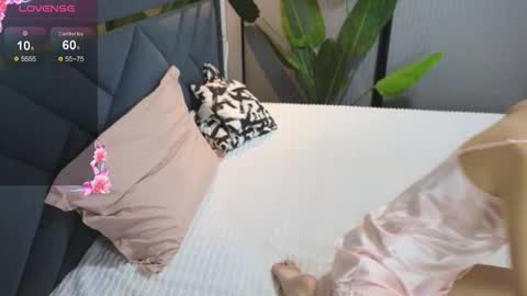 scarlet_ice online show from 11.17.25