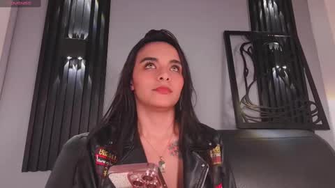    online show from 03.06.25