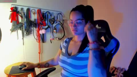 scarlet taylor kennedy online show from 04.21.26