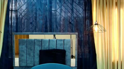 Snapshot of scarlet_milf_ chatting on 11.02.25 SCARLET MILF online show from 11.02.25