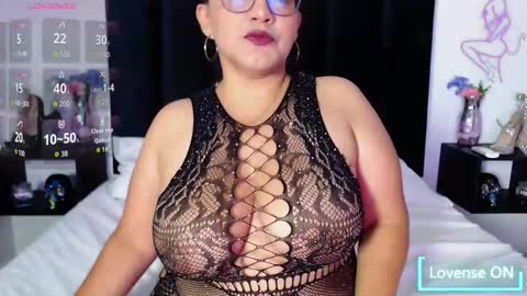 Scarlet Ray  online show from 11.14.25