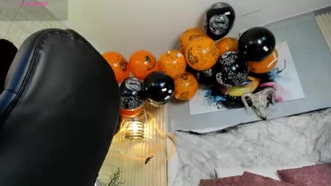 Scarlet online show from 10.25.25