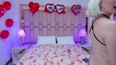 Scarlet online show from 02.04.26