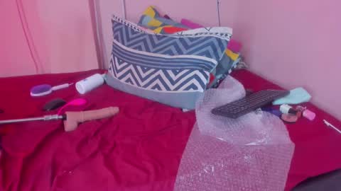 Snapshot of scarleth_blonde chatting on 01.18.25 SCARLETH online show from 01.18.25